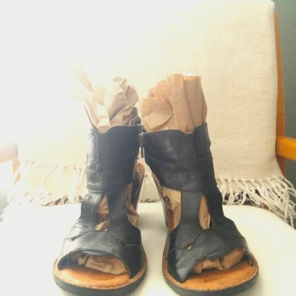 Gentle Souls by Kenneth Cole - Picture 2 of 3